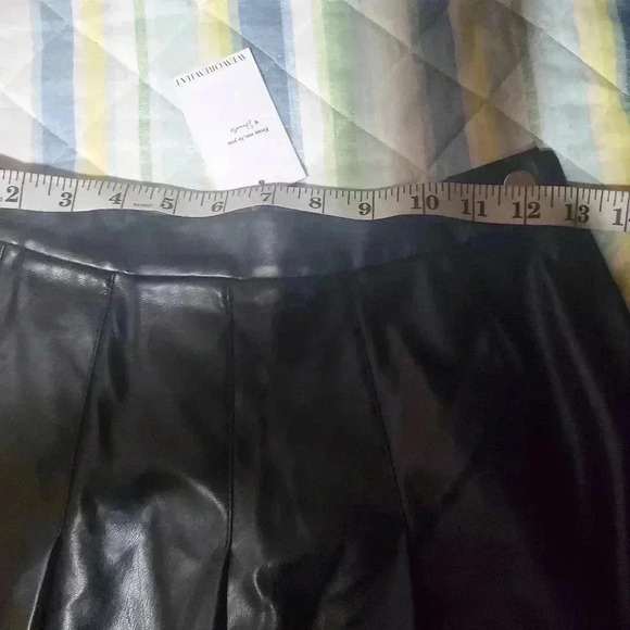 Weworewhat vegan leatherl pleated skirt - Picture 3 of 10